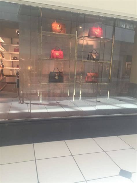 sales associate gucci salary